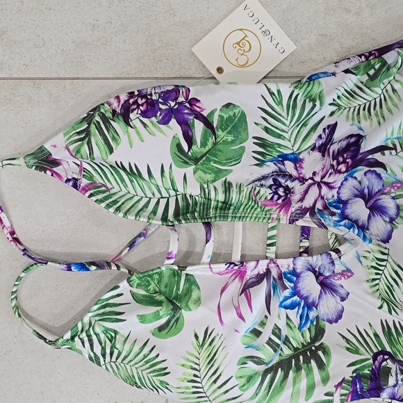 🌺 Tropical Cutout One-Piece Swimsuit – Island Vibes 🌺 - Picture 4 of 7